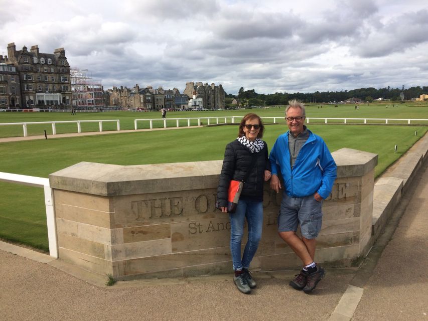 St Andrews: City Highlights Walking Tour with Cocktail - Key things that make this tour worth your time