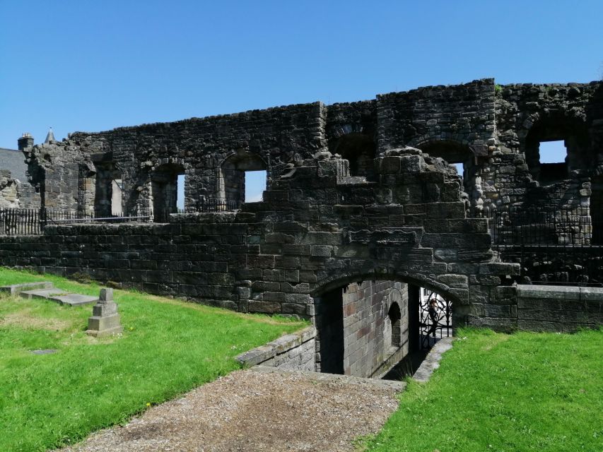 Stirling: Daily Guided Walking Tour (11am & 2pm) - Comfort and practical tips for a smooth walk