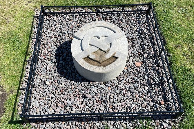 Stone & Story: Rosslyn Chapel & Melrose Abbey Private Day Trip - Dryburgh Abbey: Sir Walter Scott’s Final Rest by the Tweed
