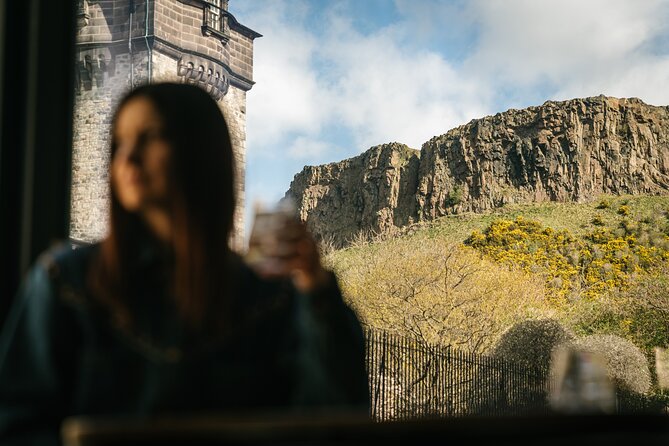 Taste & Tour: Edinburgh Food Tour with Drinks - The Edinburgh Castle-to-Royal Mile path that makes the tastings make sense
