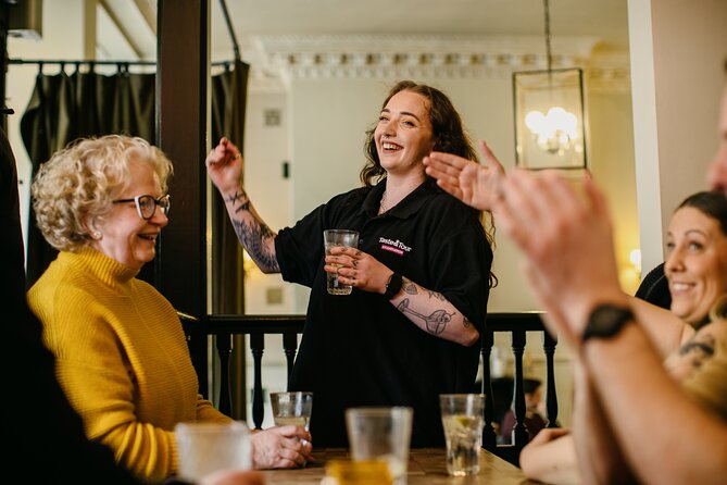 Taste & Tour: Edinburgh Food Tour with Drinks - Farmers’ Market sampling and the Saturday-only producer meeting